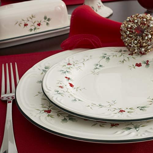 Pfaltzgraff Winterberry 16-Piece Dinnerware Set Service for 4 White