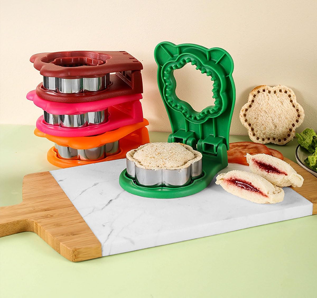 QinhBting Flower Shaped Sandwich Cutter and Sealer