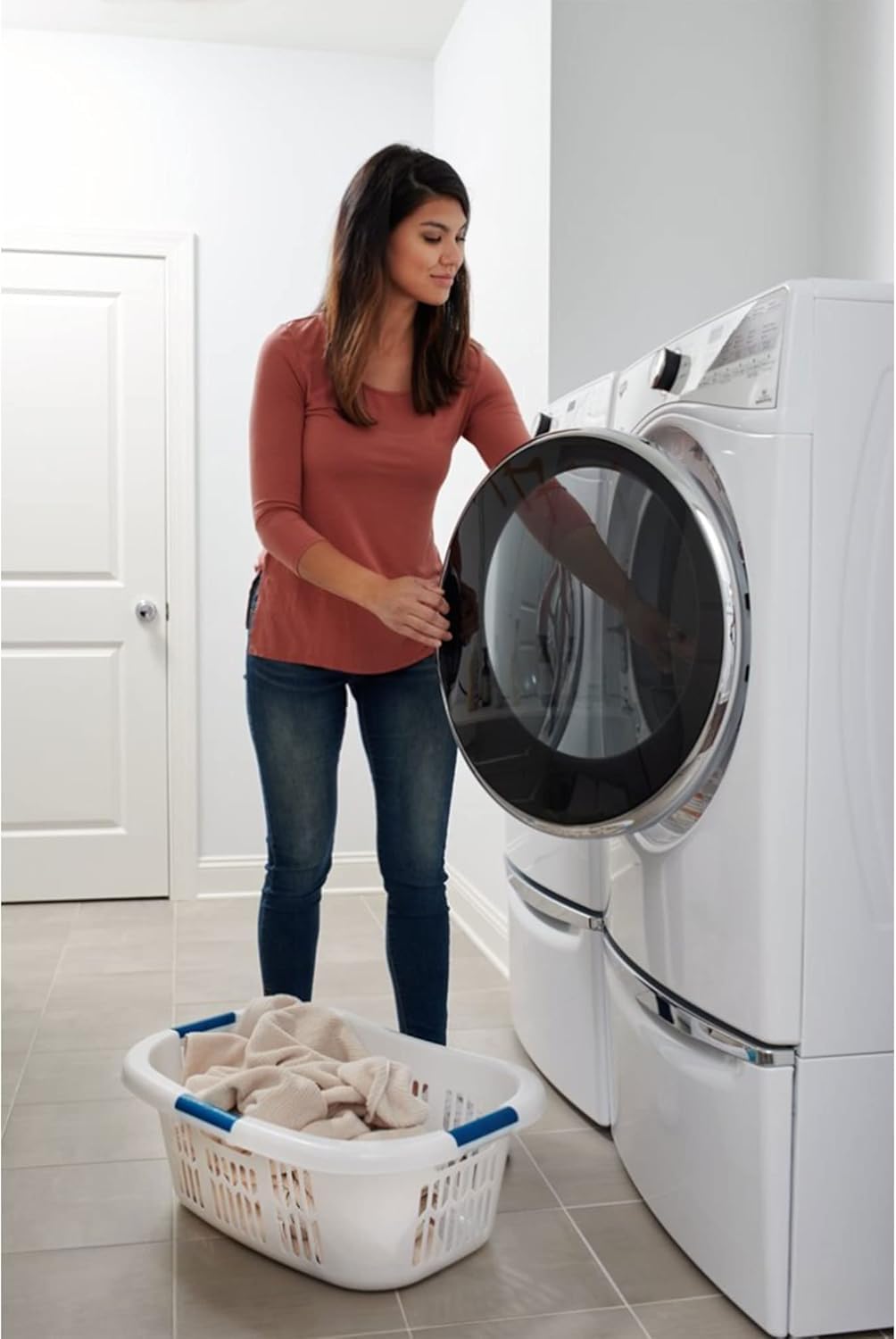Rubbermaid Hip-Hugger Laundry Basket Pack of 6