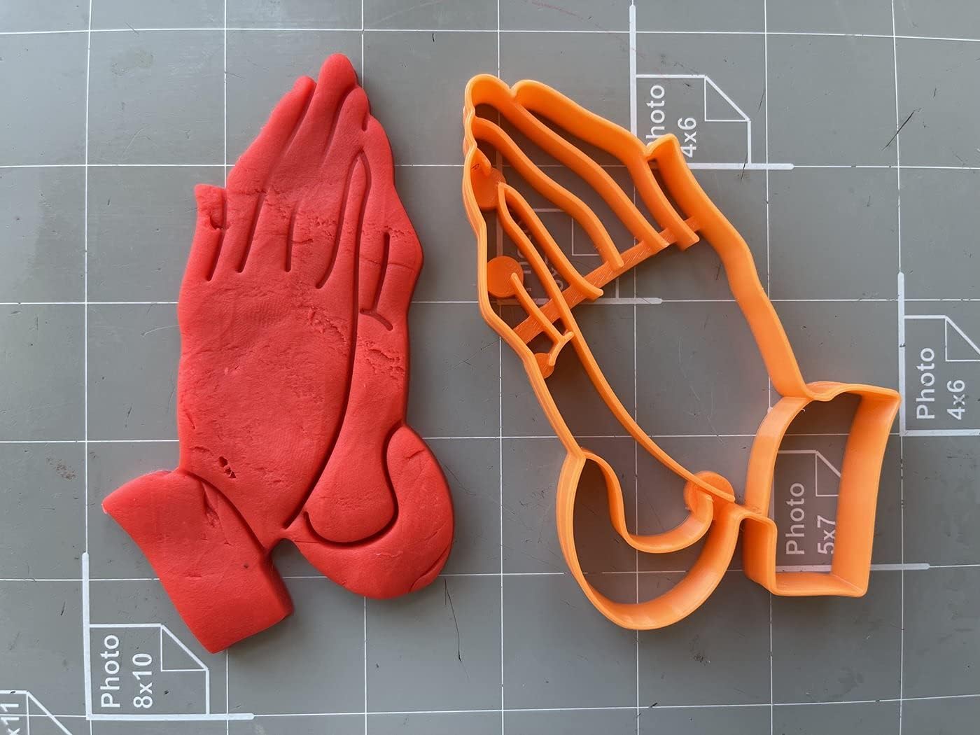 Arbi Design Praying Hands Cookie Cutter
