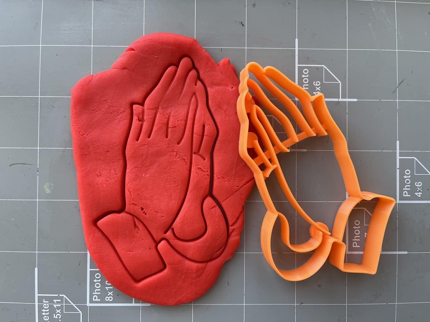 Arbi Design Praying Hands Cookie Cutter
