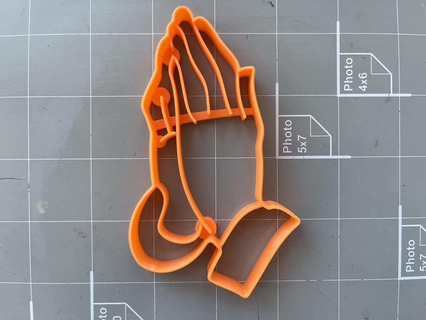 Arbi Design Praying Hands Cookie Cutter