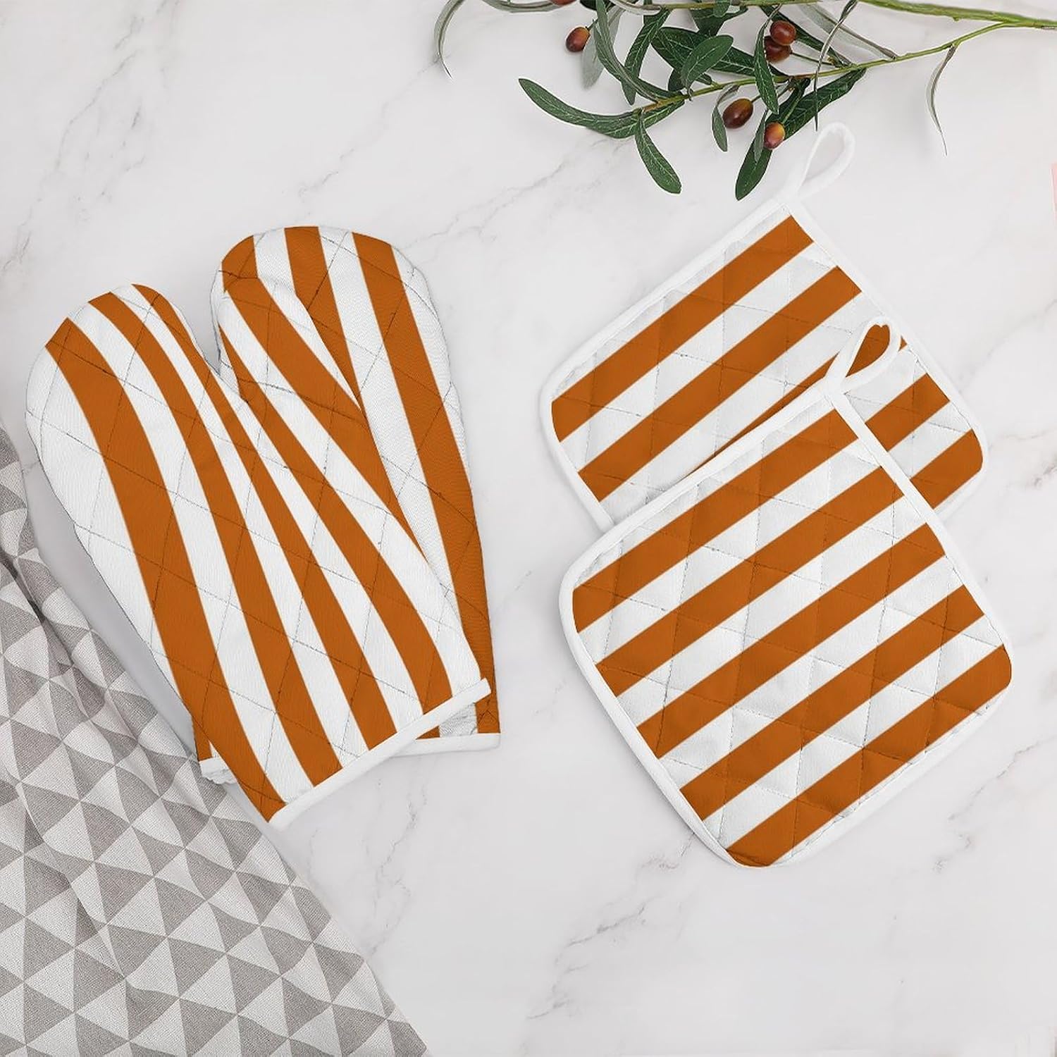 Curdesi 4PCS Oven Mitts and Pot Holders Set