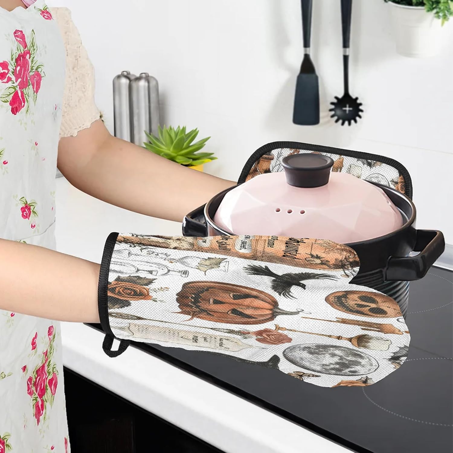 TropicalLife Halloween Oven Mitts and Pot Holders 4Pcs Set 1