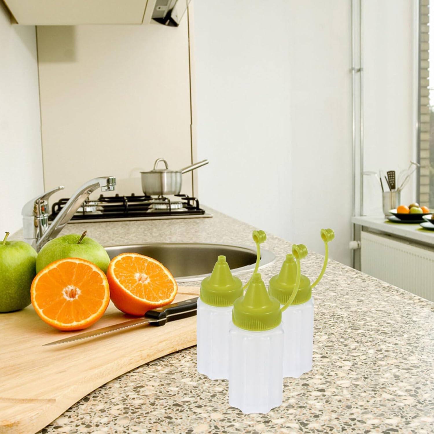 Luxshiny 4PCS Condiment Squeeze Bottles with Green Cap