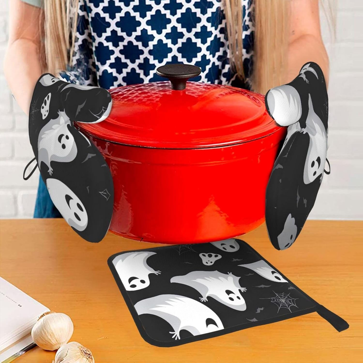YYHHAOFA Kitchen Baking Set of 3 - Oven Mitts and Pot Holder