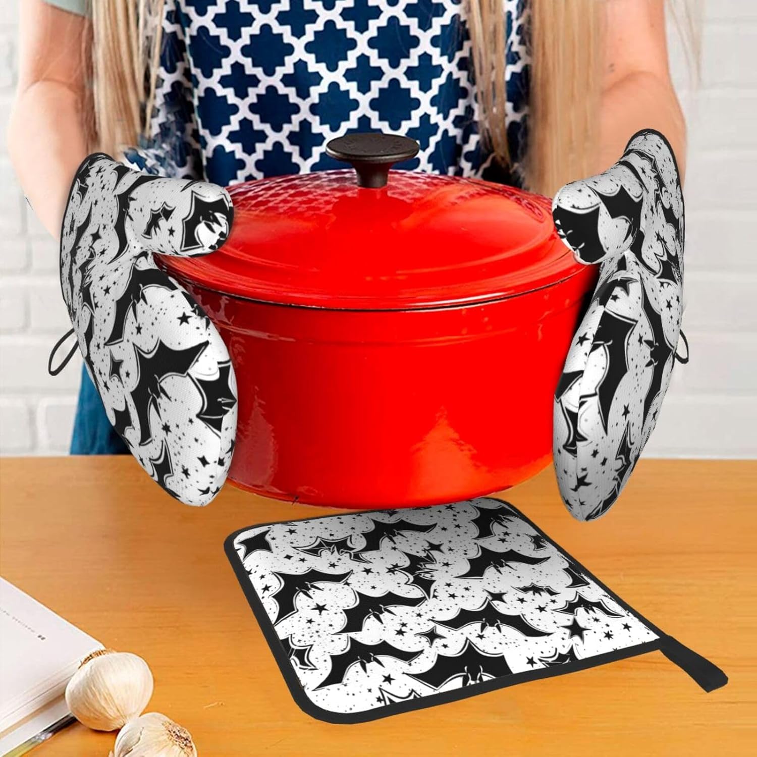 Beubebim Halloween Bat Oven Mitts and Pot Holders Set