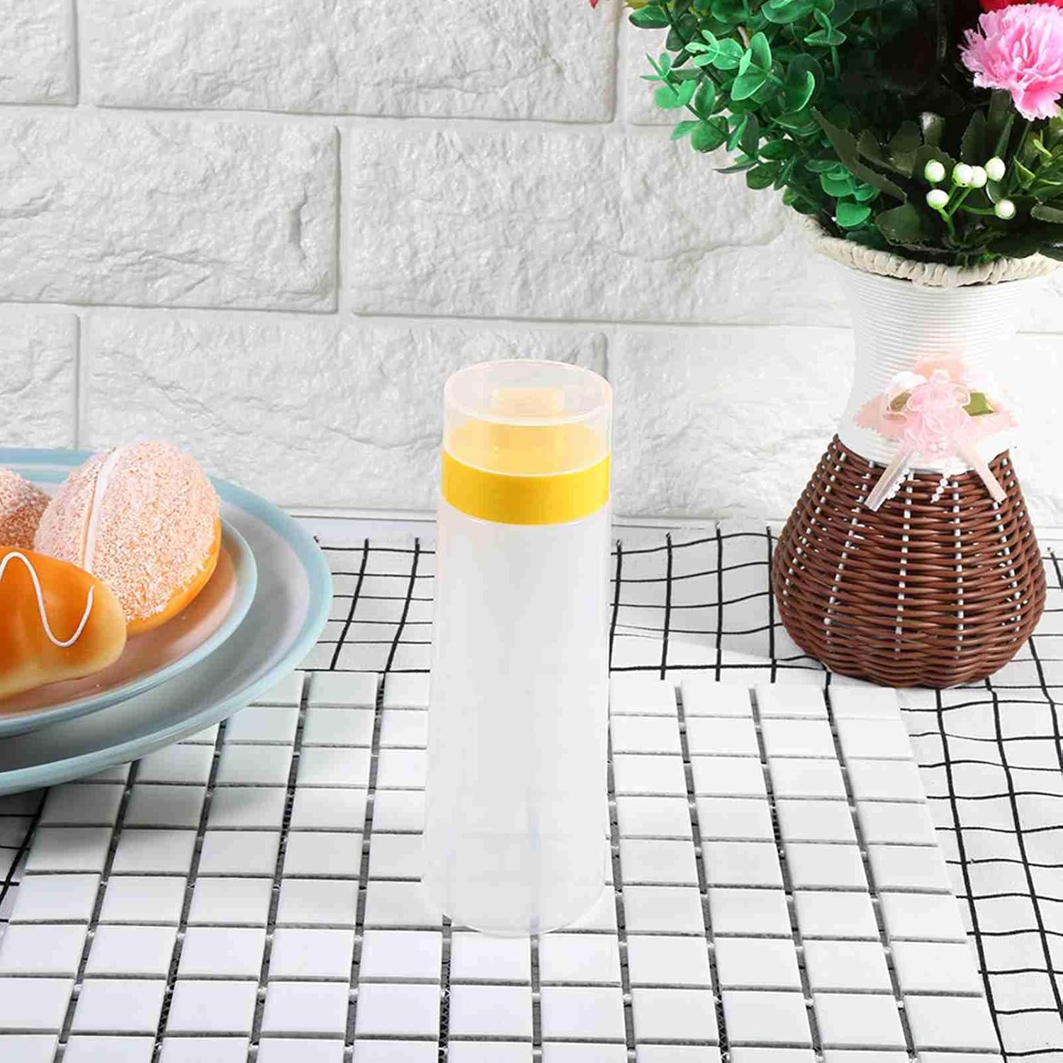 GLOGLOW 4 Hole 300ml Condiment Squeeze Bottle